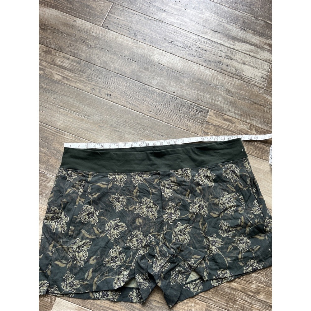 Athleta Trekkie North Printed Short Terra Firma Olive Size 26 Plus Active‎ - Picture 6 of 7